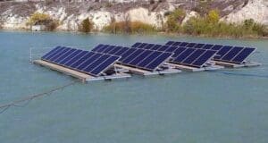 Su yüzeyine güneş santrali