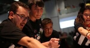 Çevre ve yenilenebilir enerji için robot tasarım yarışması