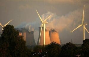 Yenilenebilir enerji kapasitesi fosili geride bıraktı