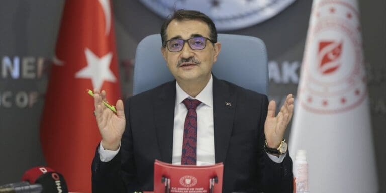 Yüzler kulübüne girmek için geri sayıma başladık Bakan Dönmez Konya Enerji Zirvesi ve Fuar'ında