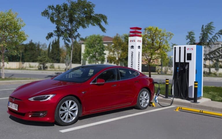Zorlu Enerji Karadağ’da 15 adet şarj istasyonu kuracak ZES