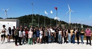 Kız öğrencilerin yenilenebilir enerjide istihdamı artıyor Kız öğrencilerin yenilenebilir enerjide istihdamı artıyor