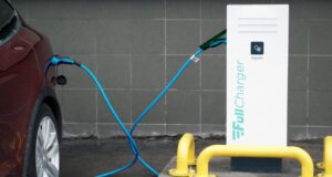 Schneider Electric ve FullCharger, ortak şarj istasyonu ağı kuracaklar