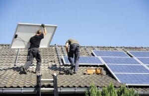 Çatılarda güneş enerjisi için çatı paneli