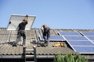 Çatılarda güneş enerjisi için çatı paneli Çatılarda güneş enerjisi için çatı paneli