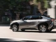Toyota ilk yüzde yüz elektrikli araçlarını piyasa sürüyor.