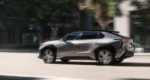 Toyota ilk yüzde yüz elektrikli araçlarını piyasa sürüyor.