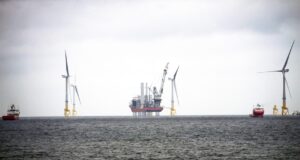 En büyük yüzer rüzgar çiftliğini petrol devleri planlıyor En büyük yüzer rüzgar çiftliğini petrol devleri planlıyor