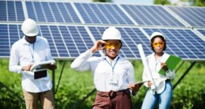 güneş enerjisinde kadın istihdamı