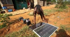 Dünyada 730 milyon insan elektriksiz yaşıyor off-grid solar