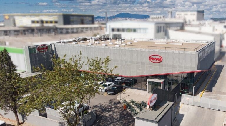 Henkel, İstanbul Tuzla’daki fabrikasını karbon nötr hale getirdi Henkel Tuzla fabrikası karbon nötr