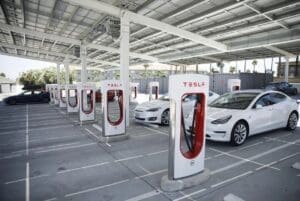 Elektrikli araçlar petrol talebini azaltacak ulaştırmada elektrik araçlar