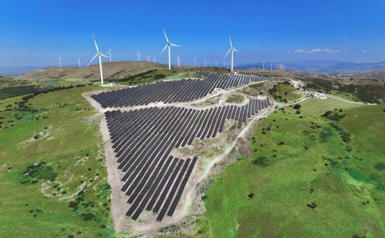 Enerjisa, Balıkesir’de hibrit santralini devreye aldı Enerjisa Üretim Balıkesir Hibrit Güneş Enerjisi Santrali Yenilenebilir Enerji Yatırımları