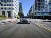 2025 Toyota Camry Hibrit En çok satan sedan ABD Hibrit oluyor Toyota hibrit teknolojisi