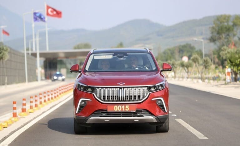 Türkiye’nin elektrikli otomobili TOGG, Avrupa yollarına hazırlanıyor TOGG elektrikli otomobil Türkiye otomotiv yatırımları TOGG Avrupa ihracatı