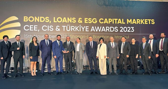 Akfen Yenilenebilir Enerji Halka Arz The Bonds & Loans Awards 2023 Kazananı AKFYE Borsa İstanbul Sürdürülebilir Enerji Yatırımı
