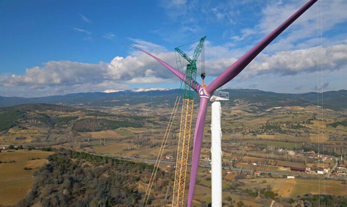 Aydem Yenilenebilir Enerji Uşak Mor Kanatlı Rüzgar Türbini Uşak İstanbul Borsa Rüzgar Yatırımı