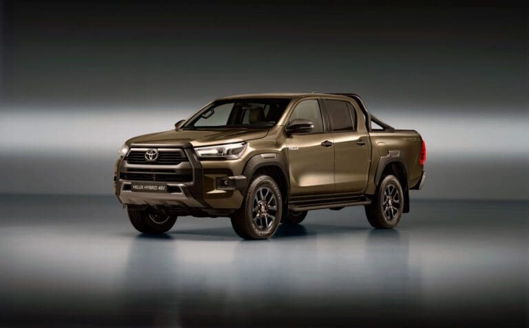 2024 Toyota Hilux Hibrit Özellikleri Toyota Hibrit Pikap Teknolojisi Avrupa'da Yeni Hilux Çift Kabin
