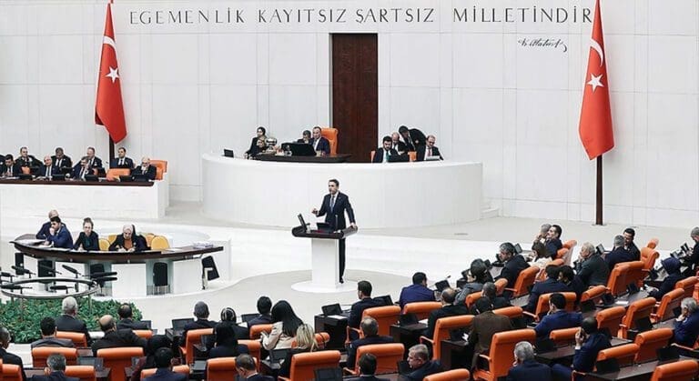 Enerji ve Tabii Kaynaklar Bakanı Bayraktar’ın TBMM Genel Kurulu’nda enerji politikaları üzerine açıklamaları Alparslan Bayraktar TBMM Enerji Politikaları Türkiye Yenilenebilir Enerji Gelişimi Akkuyu Nükleer Santral ve Enerji Bağımsızlığı