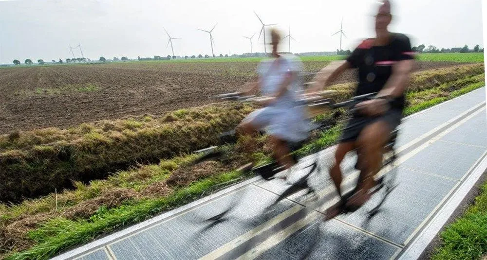 Güneş Enerjili Bisiklet Yolları Hollanda
Yenilenebilir Enerji Altyapı Projeleri
Sürdürülebilir Ulaşım Çözümleri