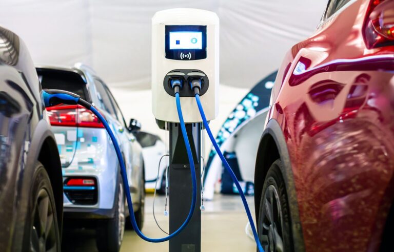 Türkiye’nin elektrikli şarj ağı hızla büyüyor: 12 bin soket aşıldı Türkiye Elektrikli Araç Şarj İstasyonları Elektrikli Araçlar için Şarj Soket Sayısı Yeşil Şarj İstasyonları Türkiye
