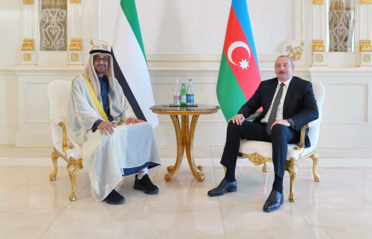 Azerbaycan ve BAE, yenilenebilir enerji işbirliği için büyük adım attı Azerbaycan BAE Enerji Anlaşması 11 GW Yenilenebilir Enerji Projesi Güneş ve Rüzgâr Enerjisi İşbirliği