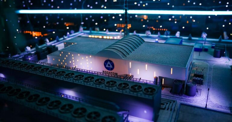 Dünyanın ilk kara tabanlı SMR projesi Yakutistan’da Rosatom'un Yakutistan SMR Projesi Küçük Modüler Reaktör Yeniliği Dünyanın İlk Kara Tabanlı SMR'i