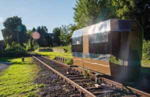 MonoCab ile raylar üzerinde sürücüsüz taksi deneyimi MonoCab sürücüsüz tren taksi Kırsal alanda yenilikçi ulaşım Türkiye için ulaşım çözümleri