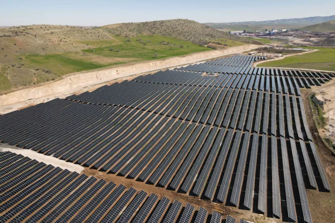 Cengiz Holding Yenilenebilir Enerji Yatırımları Eti Bakır ve Eti Alüminyum Güneş Enerjisi Projeleri Türkiye Enerji Sektörü Dönüşümü