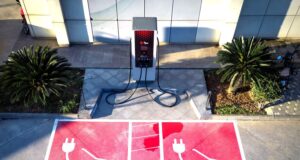 ENYAKIT 100. Elektrikli Şarj İstasyonu Türkiye Elektrikli Araç Altyapı Genişlemesi Yıl Sonu 300 Şarj İstasyonu Hedefi