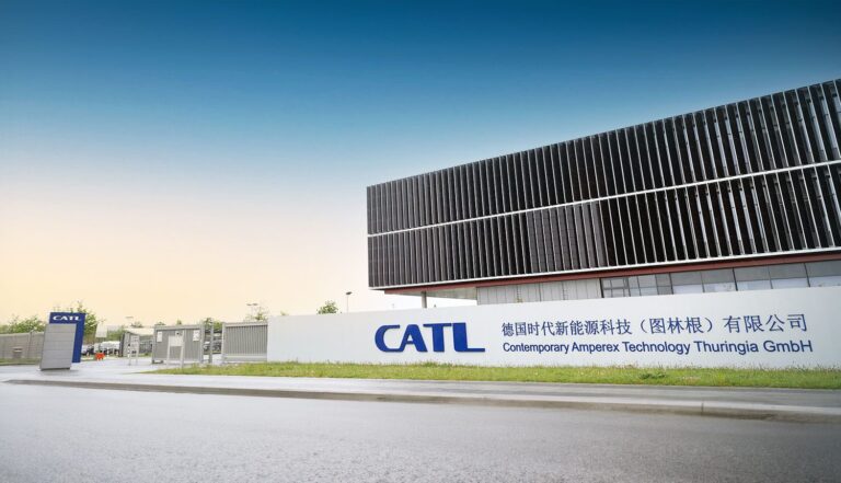 Elektrikli araçlarda devrim: 15 yıl garantili batarya teknolojisi 15 Yıl Garantili Elektrikli Araç Bataryası CATL ve NIO Elektrikli Araç İnovasyonu Uzun Ömürlü Elektrikli Otobüs Bataryaları