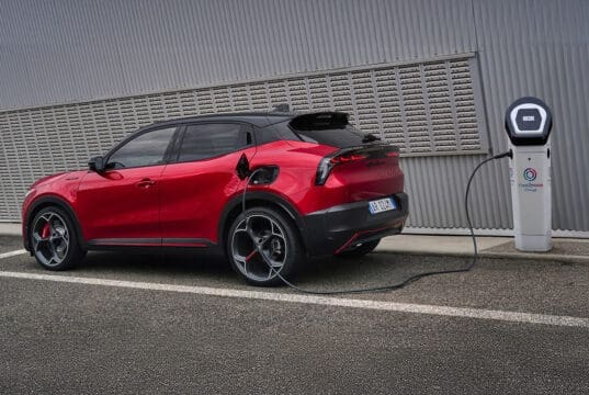 Alfa Romeo Junior Elettrica teknik özellikler Alfa Romeo elektrikli araç Türkiye İtalyan tasarımı elektrikli araç