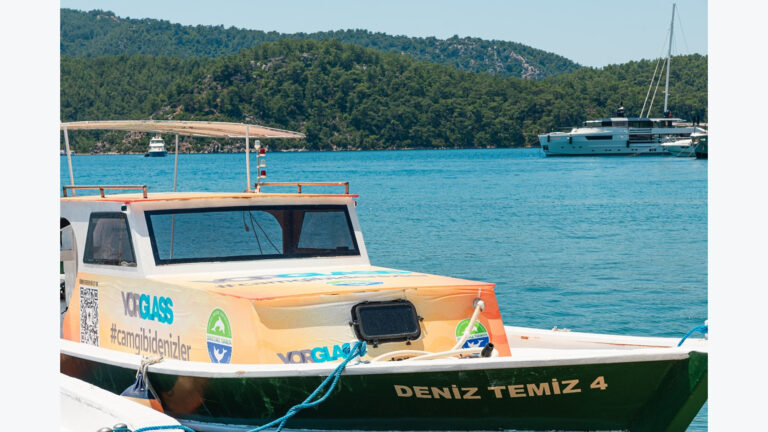 Yorglass–TURMEPA Selimiye’de bu sezon 170 bin litre sıvı atık topladı Selimiye koylarında sıvı atık alımında kullanılan DenizTemiz 4 teknesi.